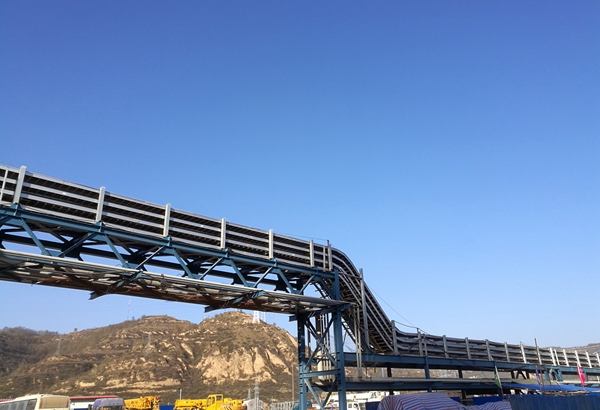 延能化全廠供電系統(tǒng)35kV電纜敷設(shè)完成 (1)_副本.jpg